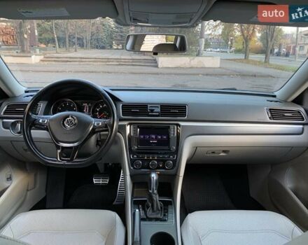 Сірий Фольксваген Пассат, об'ємом двигуна 2 л та пробігом 155 тис. км за 15500 $, фото 28 на Automoto.ua