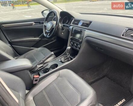 Фольксваген Пассат 2017 в Ужгороде на Automoto.ua Серый Фольксваген Пассат, объемом двигателя 1.8 л и пробегом 125 тыс. км за 13600 $, фото 7 на Automoto.ua