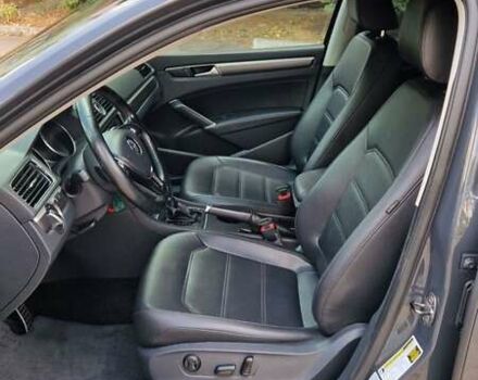 Серый Фольксваген Пассат, объемом двигателя 1.8 л и пробегом 183 тыс. км за 13700 $, фото 11 на Automoto.ua