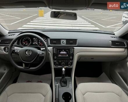 Сірий Фольксваген Пассат, об'ємом двигуна 1.8 л та пробігом 145 тис. км за 11700 $, фото 12 на Automoto.ua