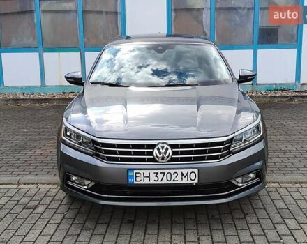 Серый Фольксваген Пассат, объемом двигателя 1.8 л и пробегом 64 тыс. км за 18000 $, фото 1 на Automoto.ua