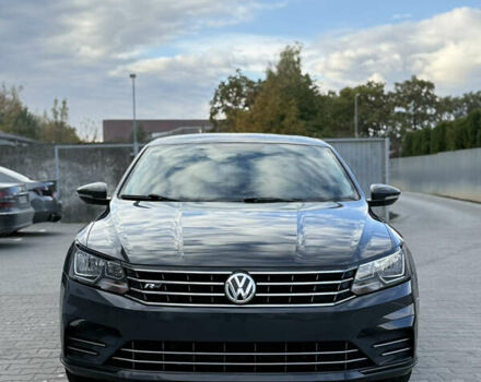 Серый Фольксваген Пассат, объемом двигателя 1.8 л и пробегом 255 тыс. км за 12500 $, фото 4 на Automoto.ua