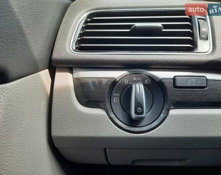 Сірий Фольксваген Пассат, об'ємом двигуна 1.8 л та пробігом 178 тис. км за 15000 $, фото 11 на Automoto.ua