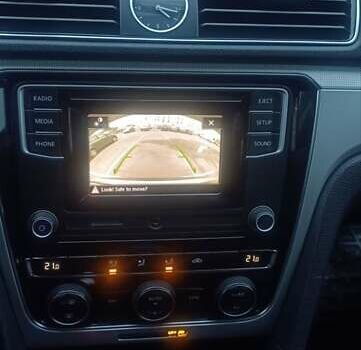 Серый Фольксваген Пассат, объемом двигателя 1.8 л и пробегом 187 тыс. км за 12750 $, фото 28 на Automoto.ua