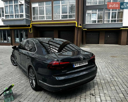 Серый Фольксваген Пассат, объемом двигателя 1.8 л и пробегом 137 тыс. км за 15000 $, фото 5 на Automoto.ua