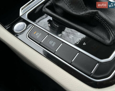 Сірий Фольксваген Пассат, об'ємом двигуна 2 л та пробігом 177 тис. км за 19850 $, фото 59 на Automoto.ua