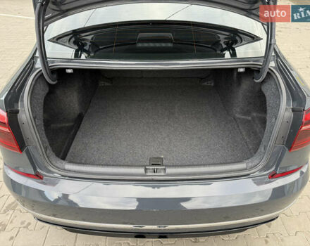 Серый Фольксваген Пассат, объемом двигателя 1.8 л и пробегом 255 тыс. км за 12500 $, фото 39 на Automoto.ua