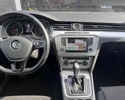 Серый Фольксваген Пассат, объемом двигателя 1.8 л и пробегом 124 тыс. км за 10200 $, фото 2 на Automoto.ua