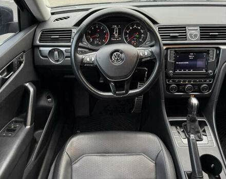 Серый Фольксваген Пассат, объемом двигателя 1.8 л и пробегом 255 тыс. км за 12500 $, фото 37 на Automoto.ua