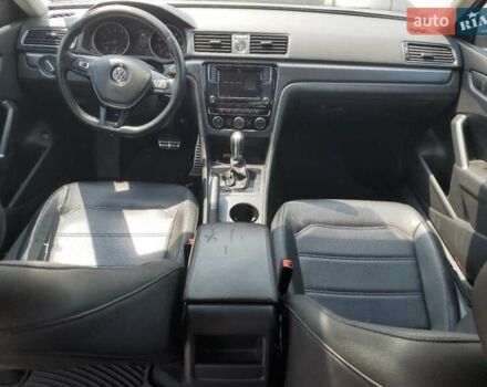 Серый Фольксваген Пассат, объемом двигателя 1.8 л и пробегом 126 тыс. км за 2800 $, фото 7 на Automoto.ua