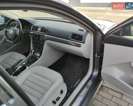 Серый Фольксваген Пассат, объемом двигателя 1.8 л и пробегом 64 тыс. км за 18000 $, фото 16 на Automoto.ua