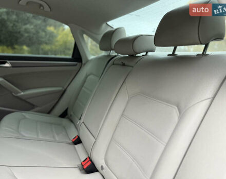 Серый Фольксваген Пассат, объемом двигателя 1.8 л и пробегом 189 тыс. км за 11800 $, фото 61 на Automoto.ua