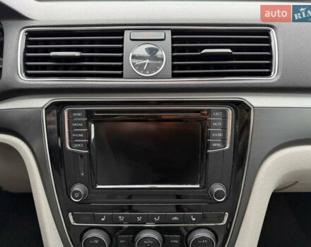 Серый Фольксваген Пассат, объемом двигателя 1.8 л и пробегом 189 тыс. км за 11800 $, фото 53 на Automoto.ua