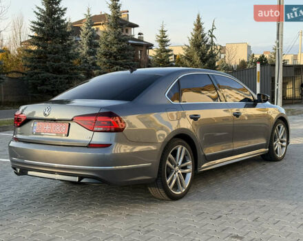 Сірий Фольксваген Пассат, об'ємом двигуна 1.8 л та пробігом 235 тис. км за 13850 $, фото 3 на Automoto.ua
