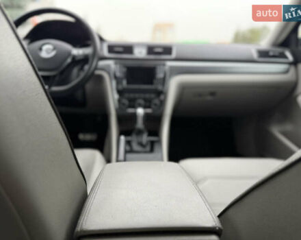 Серый Фольксваген Пассат, объемом двигателя 1.8 л и пробегом 189 тыс. км за 11800 $, фото 42 на Automoto.ua