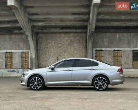 Серый Фольксваген Пассат, объемом двигателя 1.97 л и пробегом 215 тыс. км за 23500 $, фото 2 на Automoto.ua