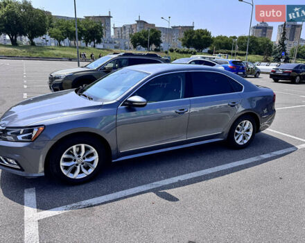 Серый Фольксваген Пассат, объемом двигателя 1.8 л и пробегом 149 тыс. км за 11900 $, фото 2 на Automoto.ua