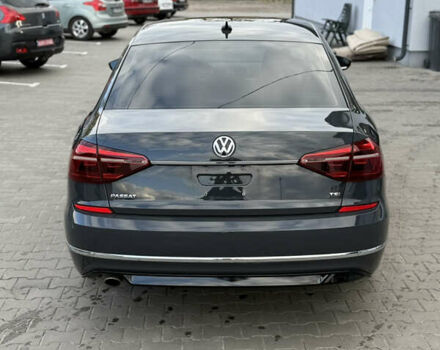 Серый Фольксваген Пассат, объемом двигателя 1.8 л и пробегом 255 тыс. км за 12500 $, фото 15 на Automoto.ua