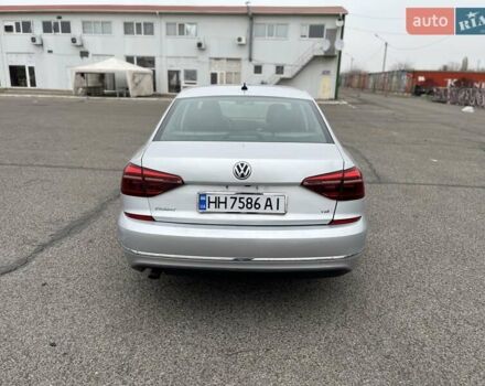 Серый Фольксваген Пассат, объемом двигателя 1.8 л и пробегом 176 тыс. км за 12800 $, фото 3 на Automoto.ua