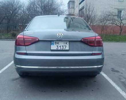 Серый Фольксваген Пассат, объемом двигателя 1.8 л и пробегом 187 тыс. км за 12750 $, фото 7 на Automoto.ua