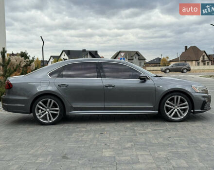 Фольксваген Пассат 2017 в Луцке на Automoto.ua Серый Фольксваген Пассат, объемом двигателя 1.8 л и пробегом 234 тыс. км за 14300 $, фото 3 на Automoto.ua