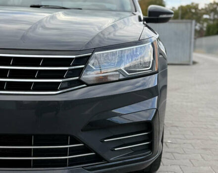 Серый Фольксваген Пассат, объемом двигателя 1.8 л и пробегом 255 тыс. км за 12500 $, фото 26 на Automoto.ua