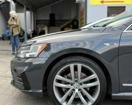 Серый Фольксваген Пассат, объемом двигателя 1.8 л и пробегом 255 тыс. км за 12500 $, фото 19 на Automoto.ua