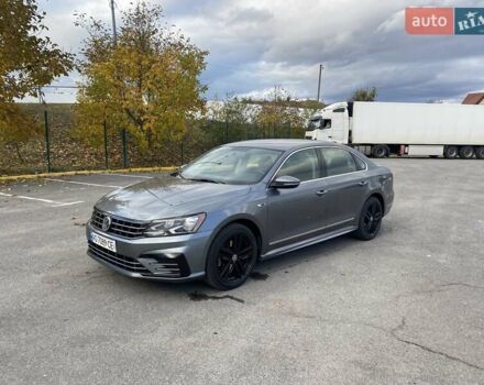 Фольксваген Пассат 2017 в Ужгороде на Automoto.ua Серый Фольксваген Пассат, объемом двигателя 1.8 л и пробегом 125 тыс. км за 13600 $, фото 6 на Automoto.ua