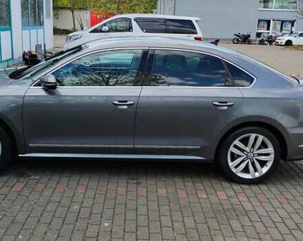 Серый Фольксваген Пассат, объемом двигателя 1.8 л и пробегом 64 тыс. км за 18000 $, фото 8 на Automoto.ua
