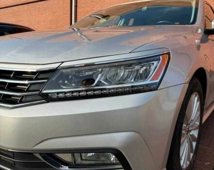 Серый Фольксваген Пассат, объемом двигателя 1.8 л и пробегом 120 тыс. км за 9200 $, фото 7 на Automoto.ua