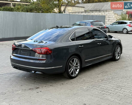 Серый Фольксваген Пассат, объемом двигателя 1.8 л и пробегом 255 тыс. км за 12500 $, фото 12 на Automoto.ua