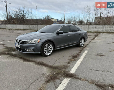 Серый Фольксваген Пассат, объемом двигателя 1.8 л и пробегом 200 тыс. км за 14300 $, фото 1 на Automoto.ua