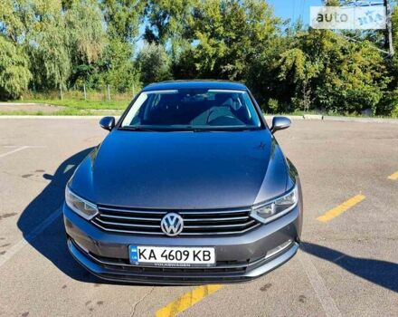 Серый Фольксваген Пассат, объемом двигателя 1.6 л и пробегом 260 тыс. км за 15100 $, фото 3 на Automoto.ua