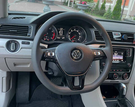 Сірий Фольксваген Пассат, об'ємом двигуна 1.98 л та пробігом 126 тис. км за 13000 $, фото 9 на Automoto.ua