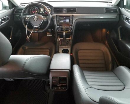 Сірий Фольксваген Пассат, об'ємом двигуна 1.8 л та пробігом 42 тис. км за 1900 $, фото 7 на Automoto.ua