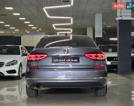 Сірий Фольксваген Пассат, об'ємом двигуна 2 л та пробігом 195 тис. км за 13699 $, фото 1 на Automoto.ua