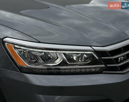 Сірий Фольксваген Пассат, об'ємом двигуна 1.8 л та пробігом 235 тис. км за 13900 $, фото 5 на Automoto.ua