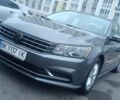 Серый Фольксваген Пассат, объемом двигателя 1.8 л и пробегом 187 тыс. км за 12750 $, фото 1 на Automoto.ua