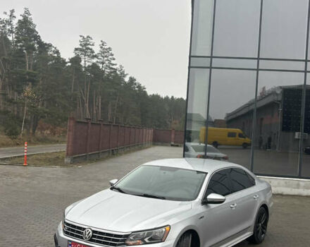 Сірий Фольксваген Пассат, об'ємом двигуна 1.8 л та пробігом 208 тис. км за 11800 $, фото 2 на Automoto.ua