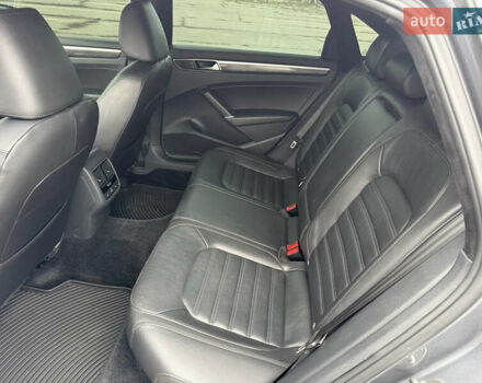 Серый Фольксваген Пассат, объемом двигателя 1.8 л и пробегом 200 тыс. км за 14300 $, фото 7 на Automoto.ua