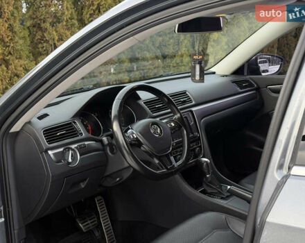 Серый Фольксваген Пассат, объемом двигателя 1.8 л и пробегом 236 тыс. км за 13200 $, фото 12 на Automoto.ua