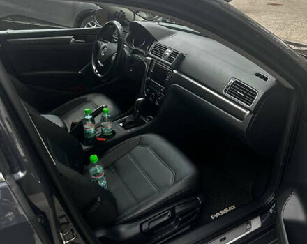 Серый Фольксваген Пассат, объемом двигателя 1.8 л и пробегом 137 тыс. км за 15000 $, фото 12 на Automoto.ua