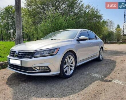 Сірий Фольксваген Пассат, об'ємом двигуна 1.8 л та пробігом 178 тис. км за 15000 $, фото 2 на Automoto.ua