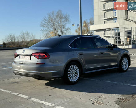 Сірий Фольксваген Пассат, об'ємом двигуна 1.8 л та пробігом 193 тис. км за 15000 $, фото 7 на Automoto.ua
