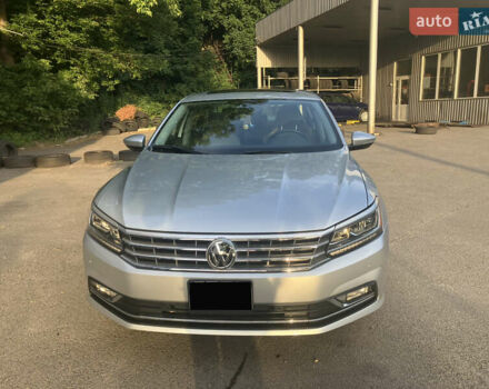 Серый Фольксваген Пассат, объемом двигателя 1.8 л и пробегом 69 тыс. км за 17000 $, фото 1 на Automoto.ua