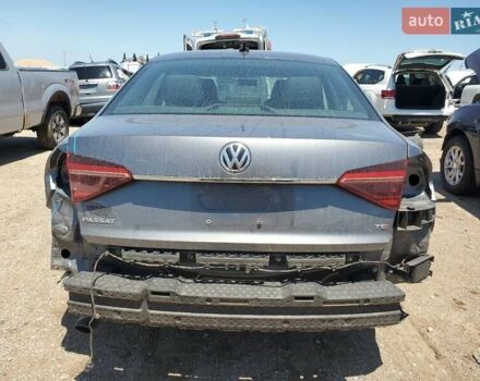 Сірий Фольксваген Пассат, об'ємом двигуна 1.8 л та пробігом 154 тис. км за 3000 $, фото 5 на Automoto.ua