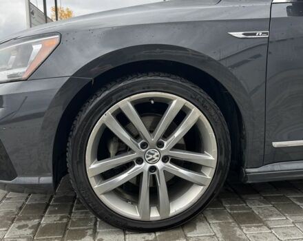 Сірий Фольксваген Пассат, об'ємом двигуна 1.8 л та пробігом 174 тис. км за 12900 $, фото 5 на Automoto.ua