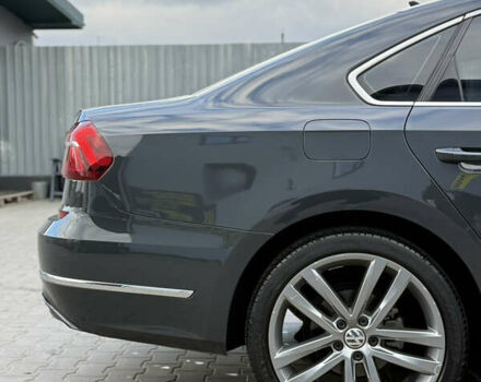 Серый Фольксваген Пассат, объемом двигателя 1.8 л и пробегом 255 тыс. км за 12500 $, фото 10 на Automoto.ua