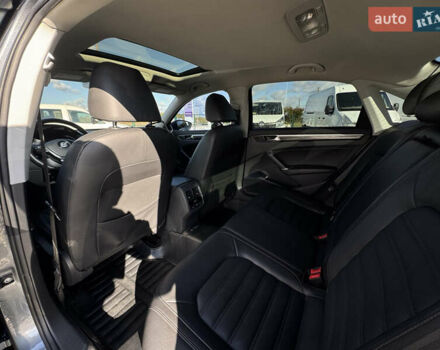 Серый Фольксваген Пассат, объемом двигателя 2 л и пробегом 169 тыс. км за 17000 $, фото 9 на Automoto.ua