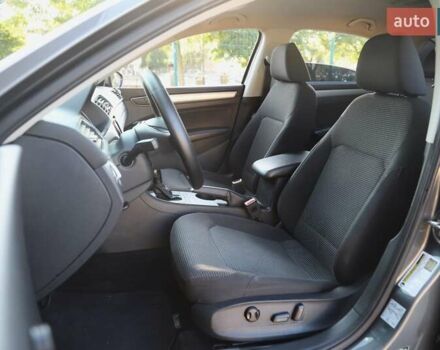 Сірий Фольксваген Пассат, об'ємом двигуна 2 л та пробігом 122 тис. км за 14800 $, фото 6 на Automoto.ua